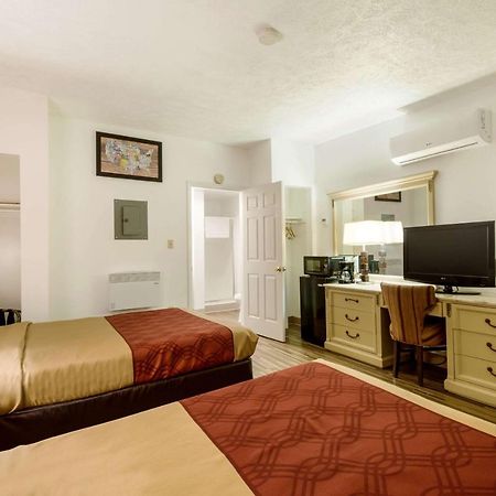 Econo Lodge Inn & Suites Lake Harmony - Pocono Mountains Area White Haven Exterior photo