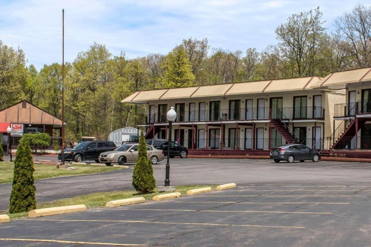 Econo Lodge Inn & Suites Lake Harmony - Pocono Mountains Area White Haven Exterior photo