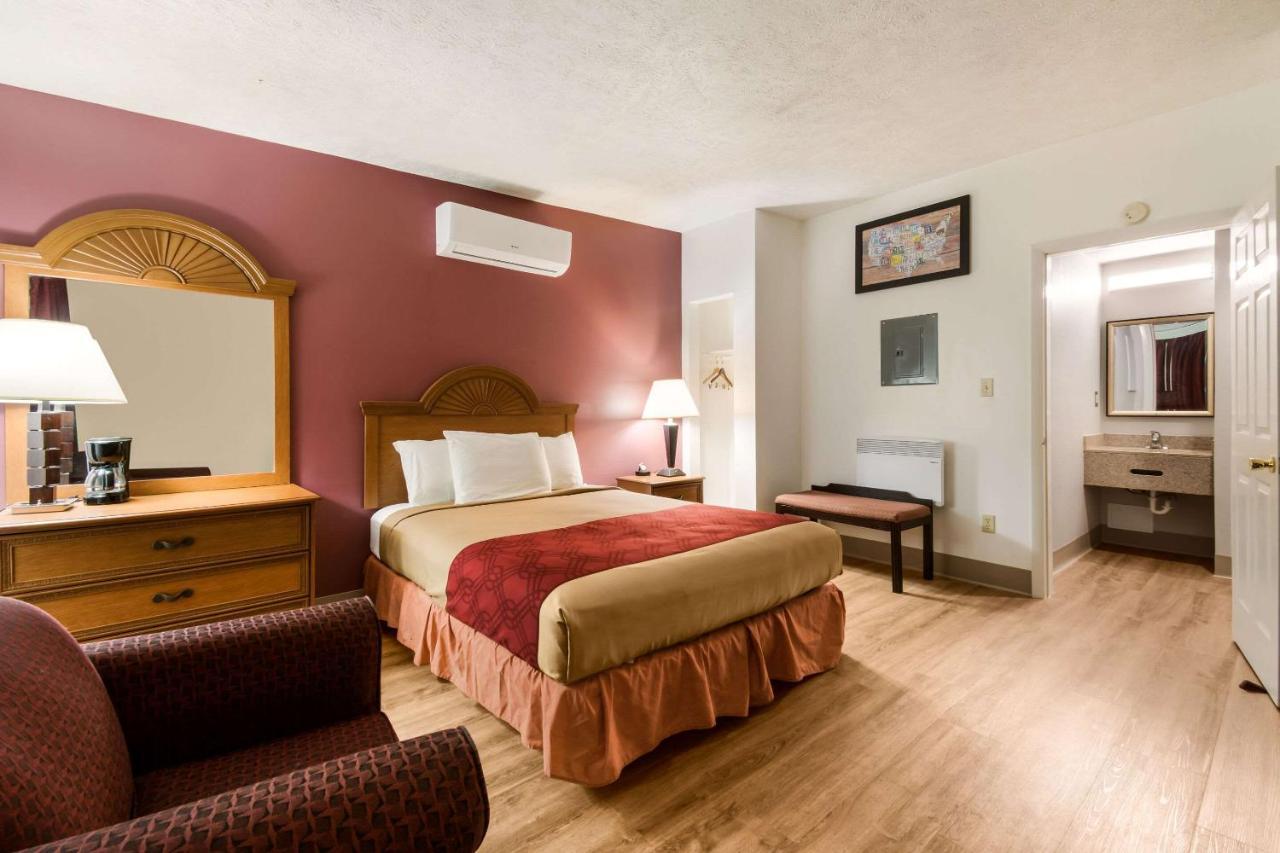Econo Lodge Inn & Suites Lake Harmony - Pocono Mountains Area White Haven Exterior photo