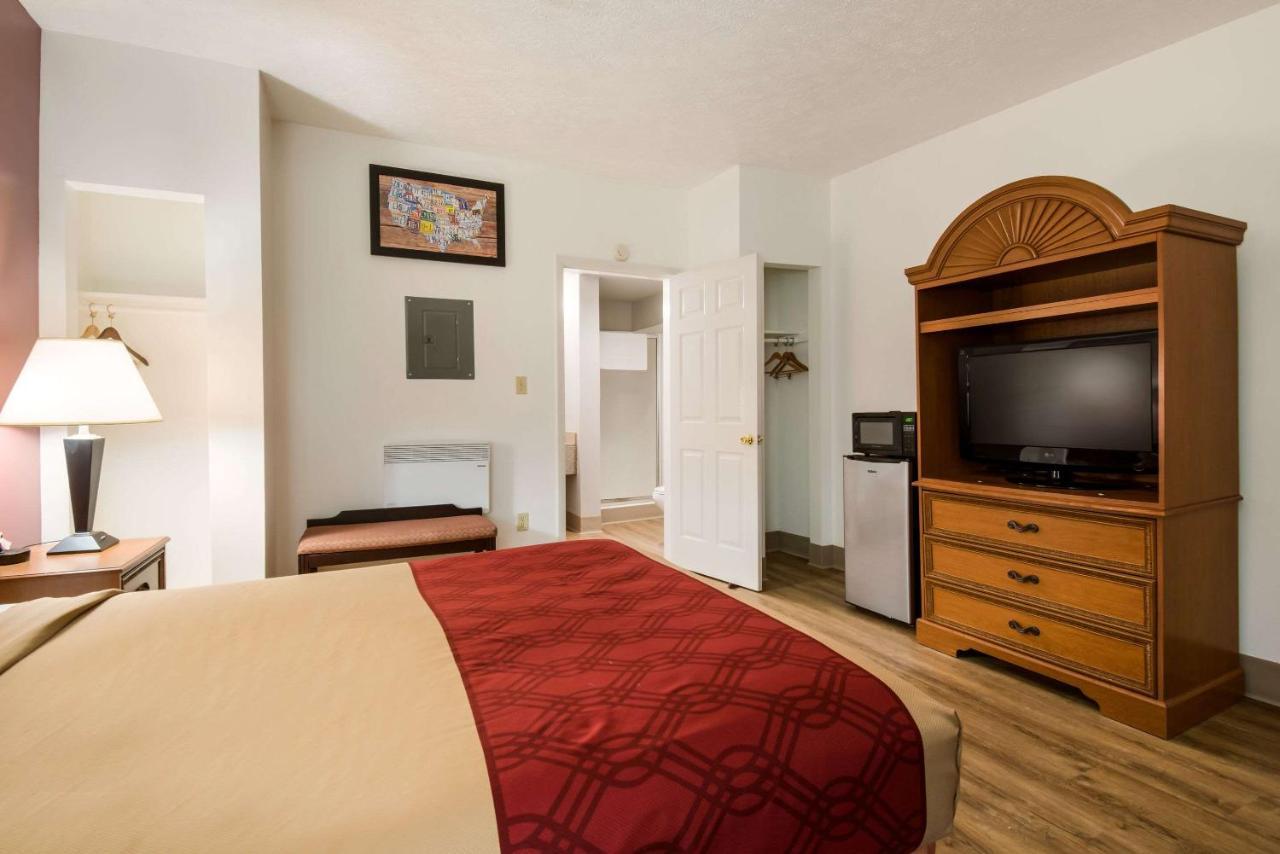 Econo Lodge Inn & Suites Lake Harmony - Pocono Mountains Area White Haven Exterior photo