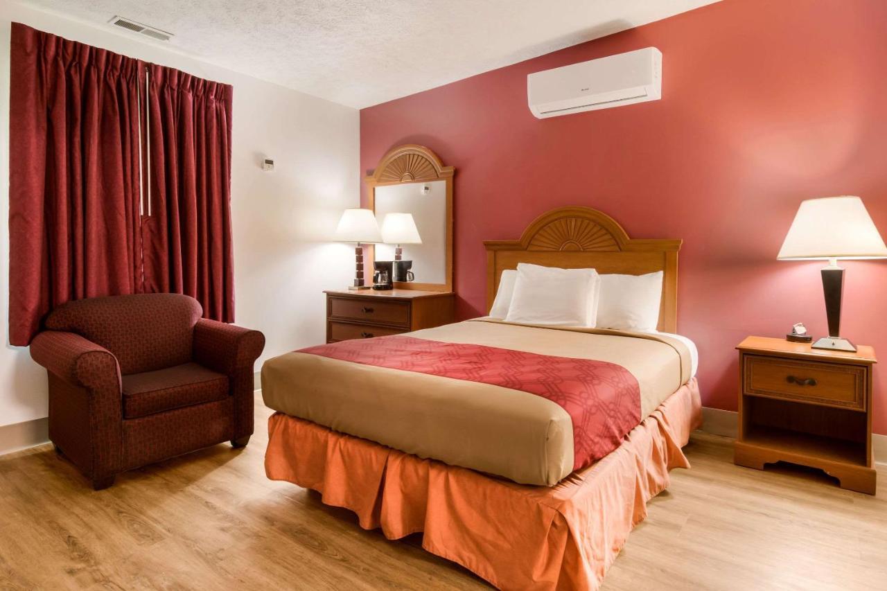 Econo Lodge Inn & Suites Lake Harmony - Pocono Mountains Area White Haven Exterior photo