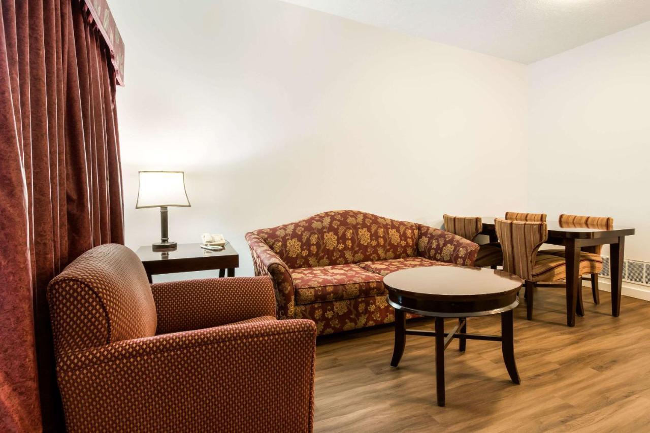 Econo Lodge Inn & Suites Lake Harmony - Pocono Mountains Area White Haven Exterior photo
