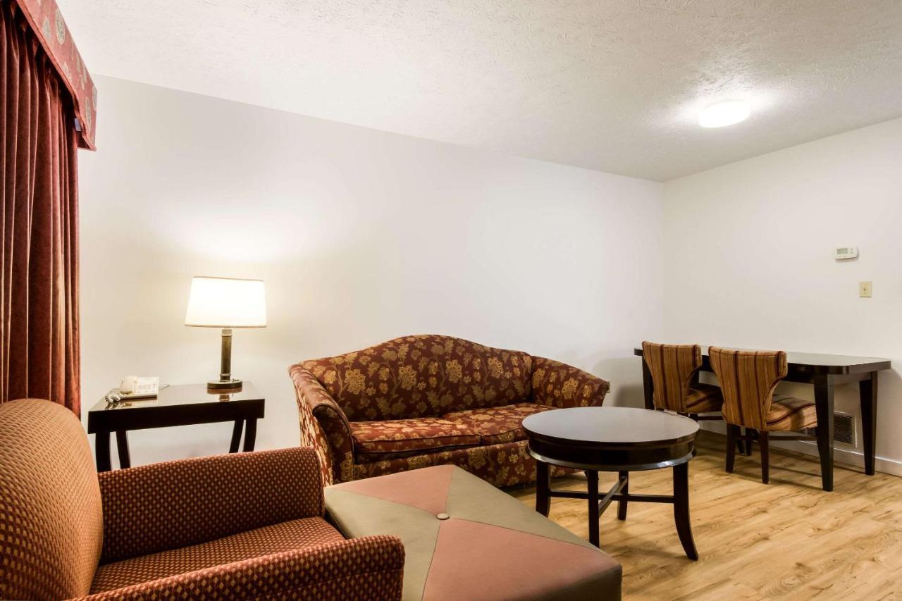 Econo Lodge Inn & Suites Lake Harmony - Pocono Mountains Area White Haven Exterior photo