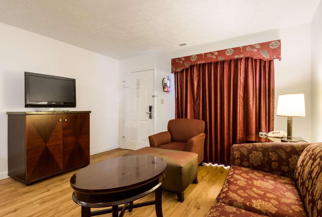 Econo Lodge Inn & Suites Lake Harmony - Pocono Mountains Area White Haven Exterior photo