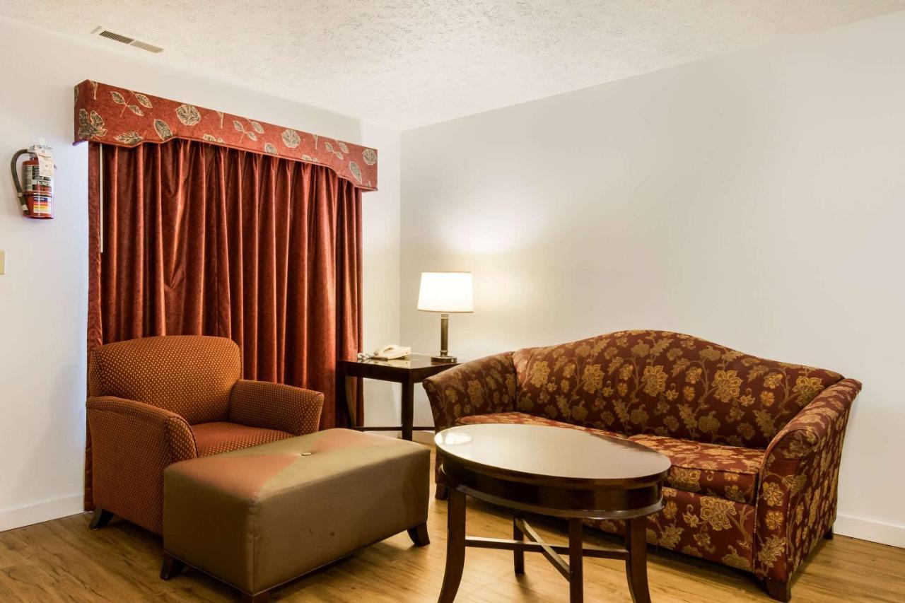 Econo Lodge Inn & Suites Lake Harmony - Pocono Mountains Area White Haven Exterior photo