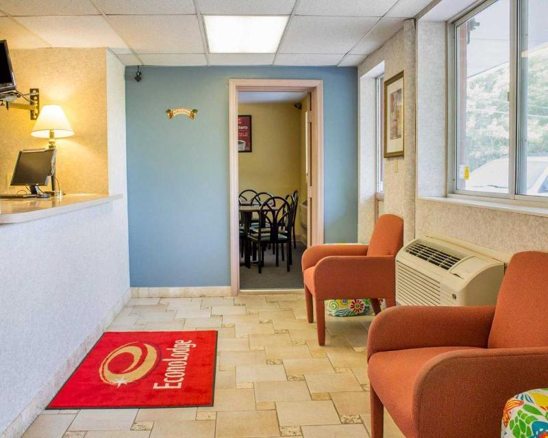 Econo Lodge Inn & Suites Lake Harmony - Pocono Mountains Area White Haven Exterior photo